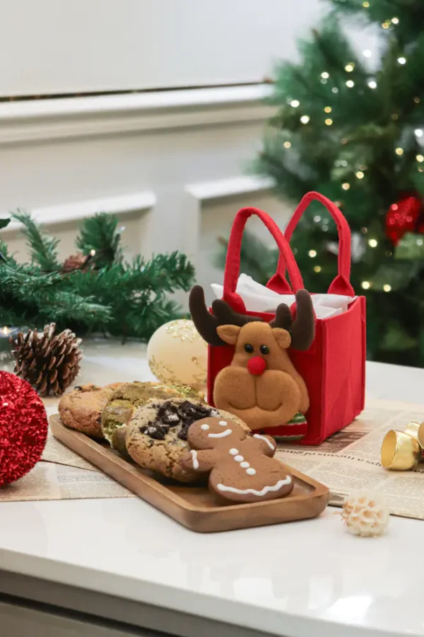 IMG_2549-660x990.jpg.webp Rudolph’s Cookie Bag