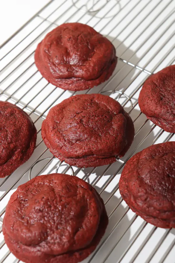 Red-Velvet-660x990.jpg.webp Red Velvet Cheesecake (2 pcs)